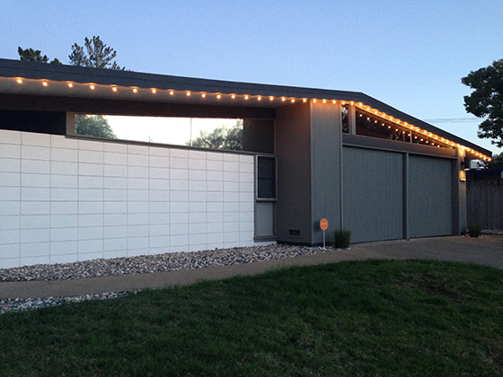 eichler-christmas-lights-ours