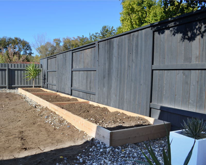 side-yard-planter