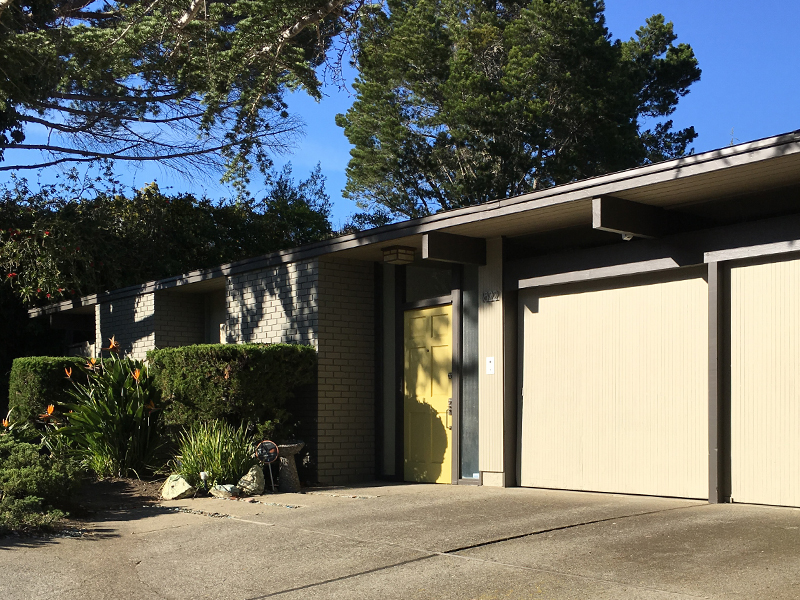 burlingame-painted-brick-front