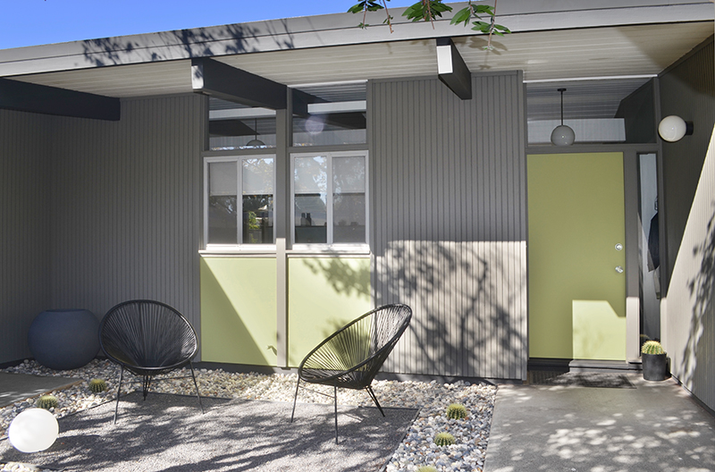 front-front-door-courtyard