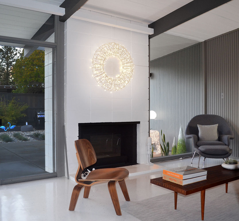 eichler-sparkle-fireplace-wreath